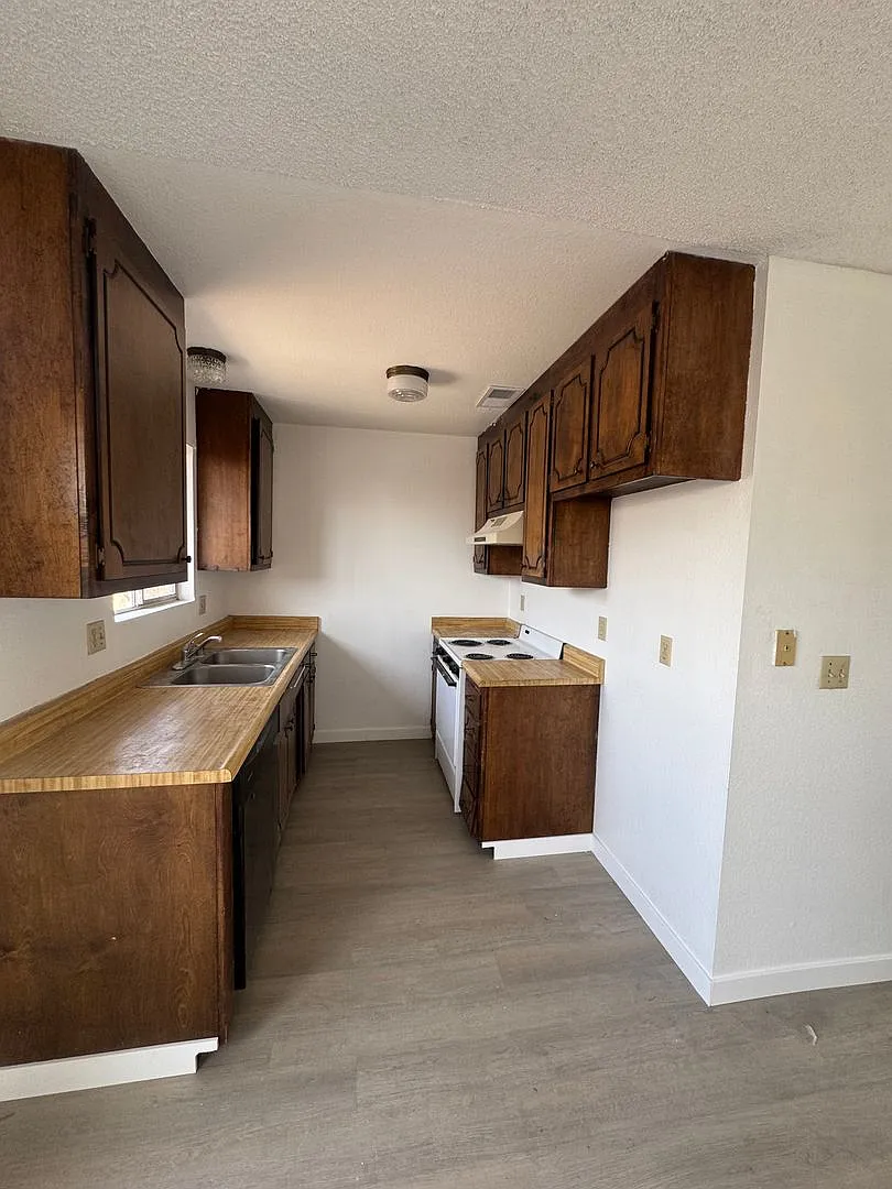 5574 Mountain View Dr. — Photo 2