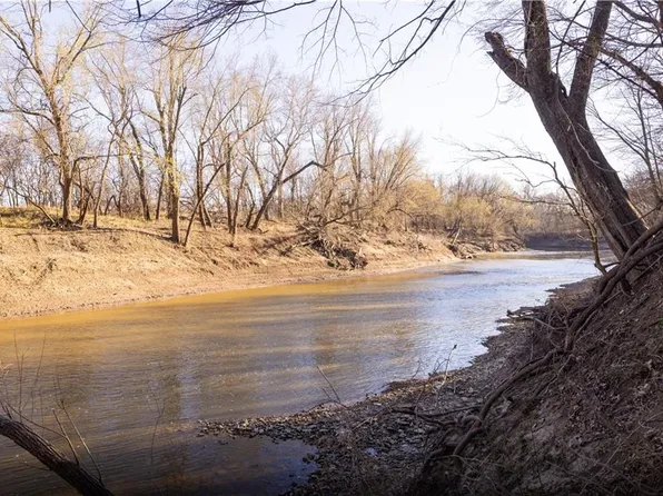 0 Hedge Ln, Paola, KS 66071