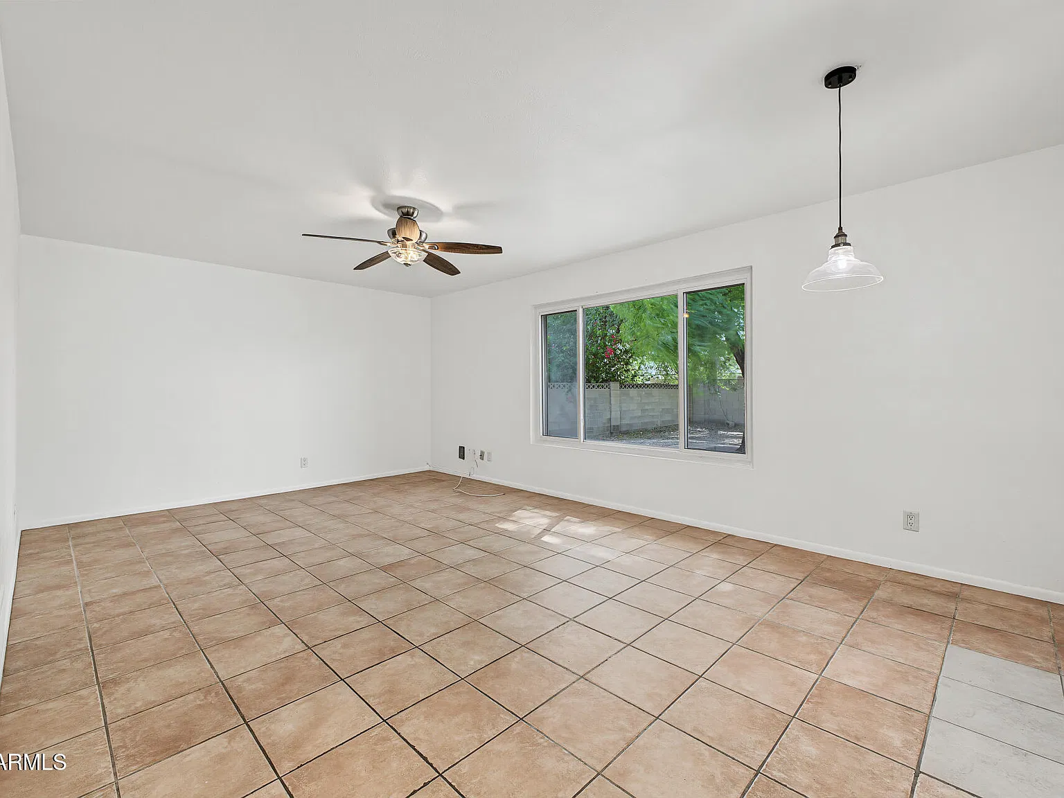 3 bed, 2.0 bath, 1457 sqft, $2,600 — Photo 3