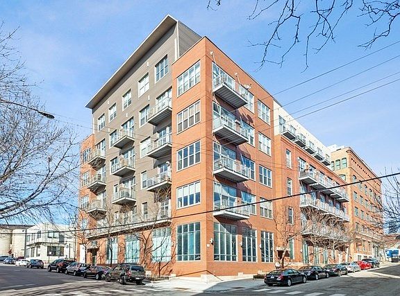 2nd image of 824 W Superior St Unit 505