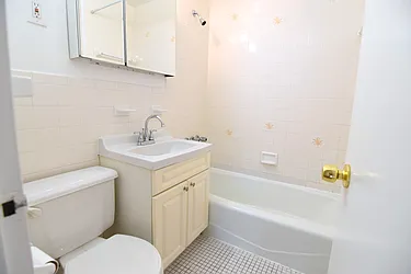 Rented by Manhattan Spaces