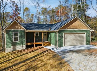1462 Brightwater Rd, Hendersonville, NC 28739