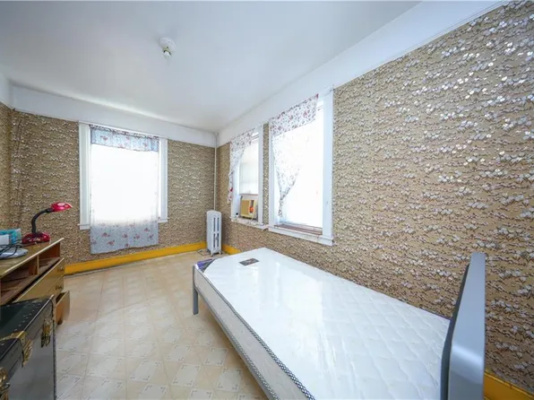 97 Avenue S image 12 of 32