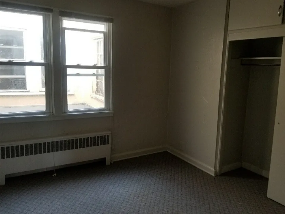 Building Photo 3