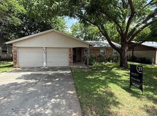 6916 Yorkston St, Watauga, TX 76148
