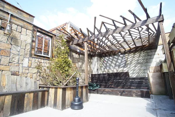 Rented by Lofts and Flats LLC | media 28