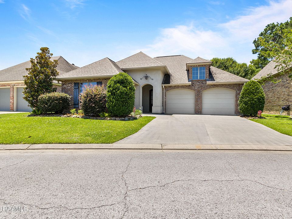1st image of 332 La Villa Cir