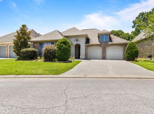 332 La Villa Cir, Youngsville, LA 70592