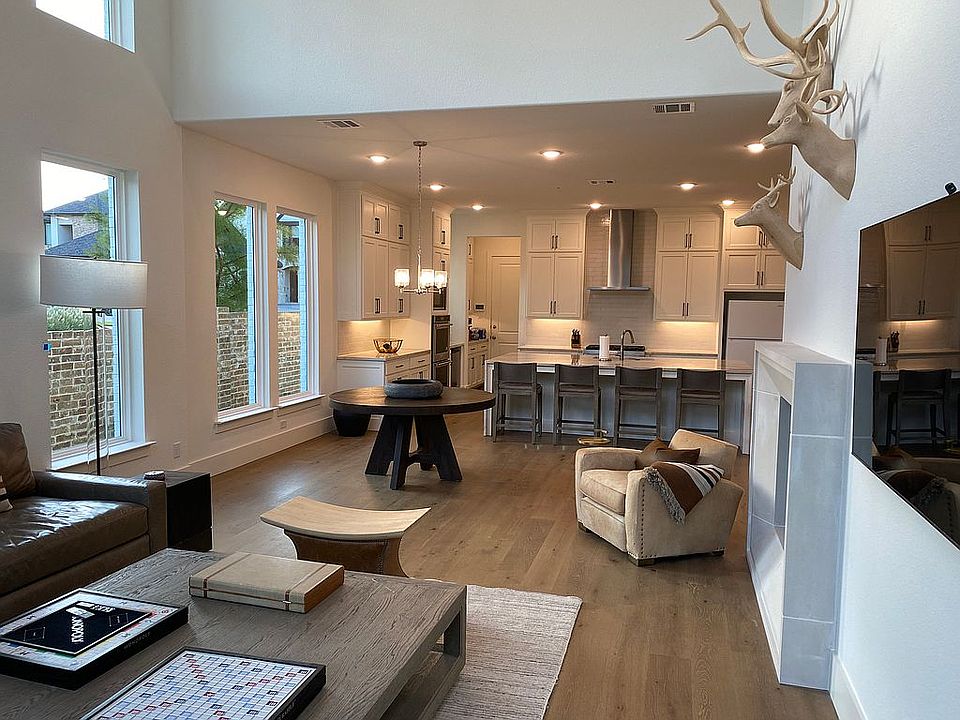 2nd image of 3601 Valmur Ave