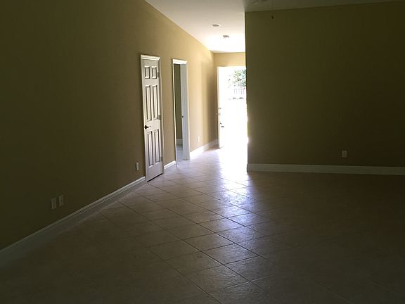 5th image of 1318 NE Sago Dr