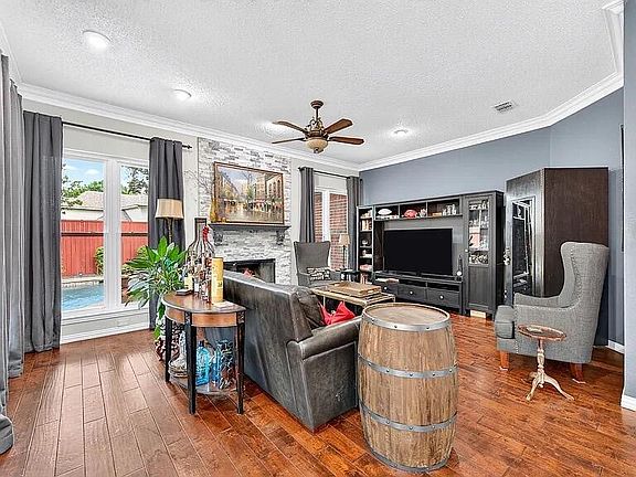 3rd image of 5412 Lexington Pl