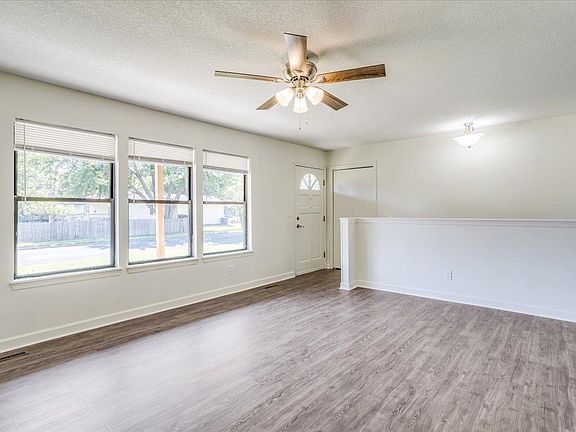 5th image of 502 W Broadway Ave