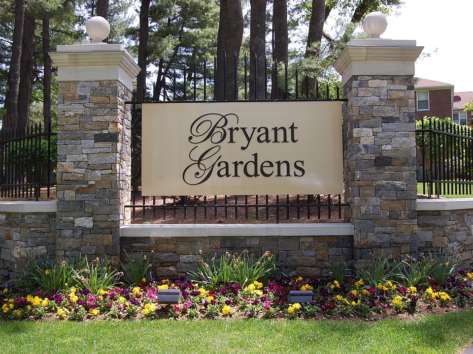 1st image of 6 Bryant Cres #2BC