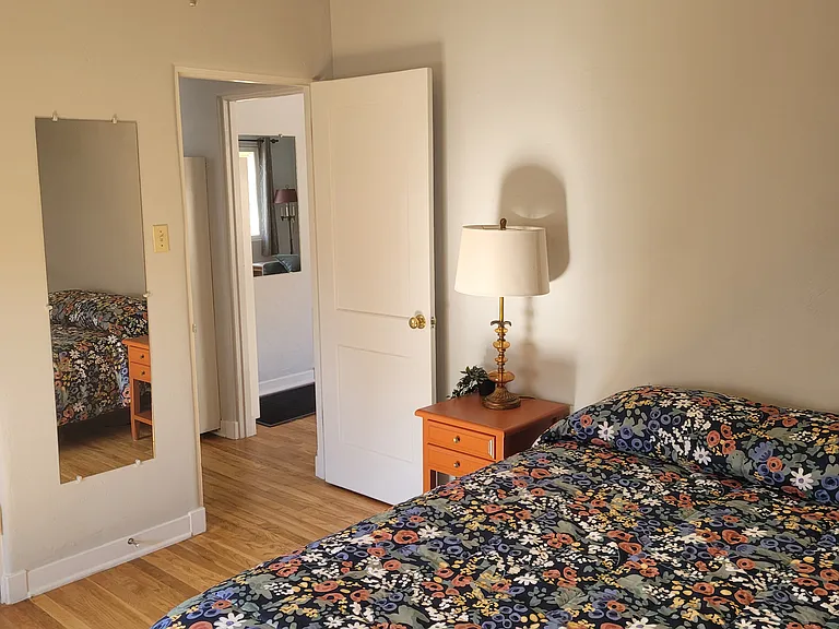 221 - Bedroom