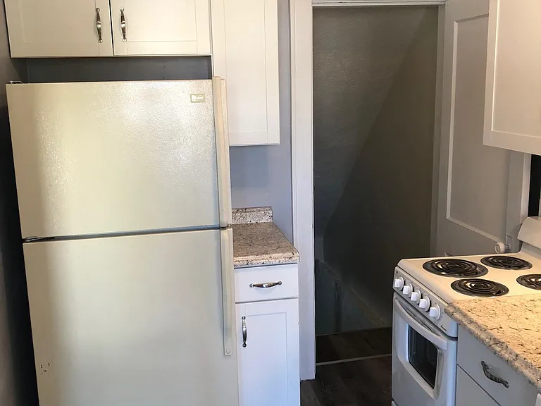 196 Dana Ave — Photo 8