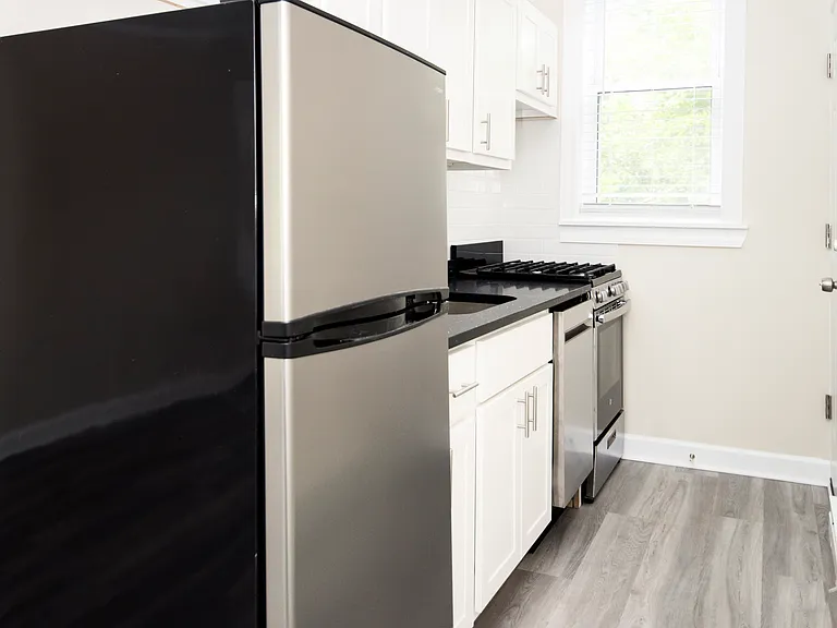 646.5 W Roscoe St #2S — Photo 3