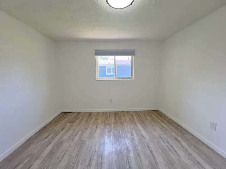207 Roxana Ave #B — Photo 15