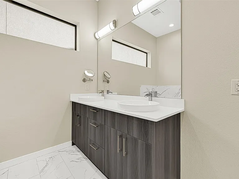 2317 Eagle St — Photo 26