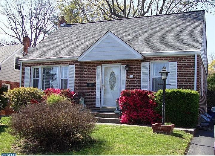For Sale: 32 S Malin Rd, Broomall, PA 19008