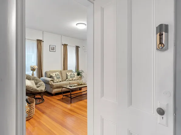 1046 Congress St APT 1, Portland, ME 04102