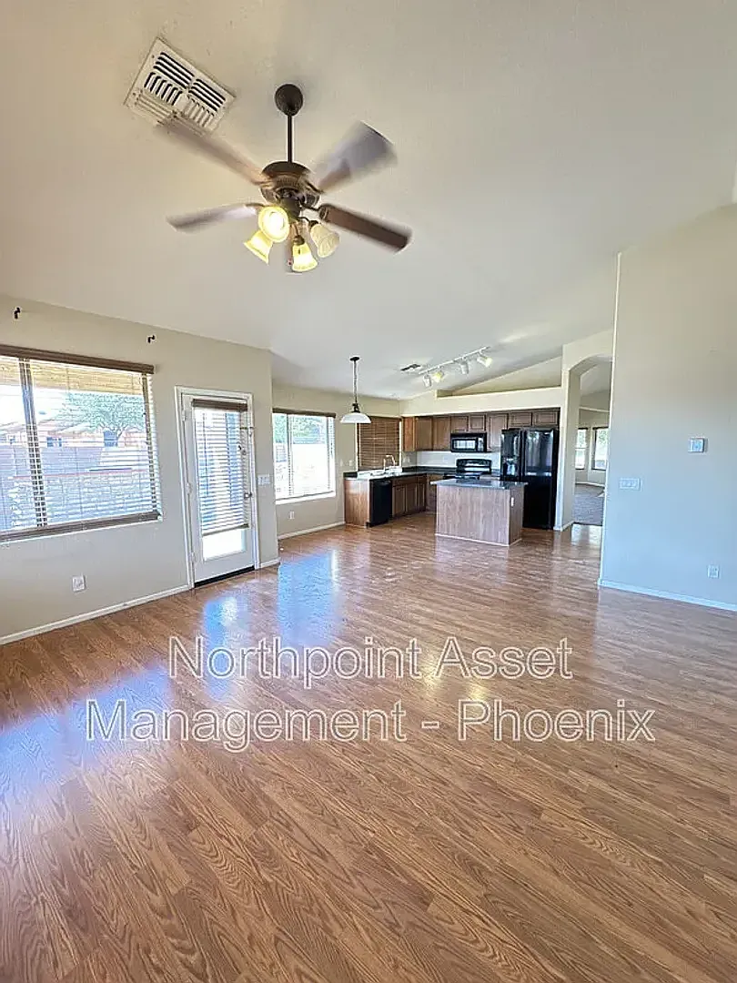 3-Bedroom,2 Bath Single Family for Rent in Goodyear,AZ | 2 Car Garage & Modern Kitchen — Photo 2