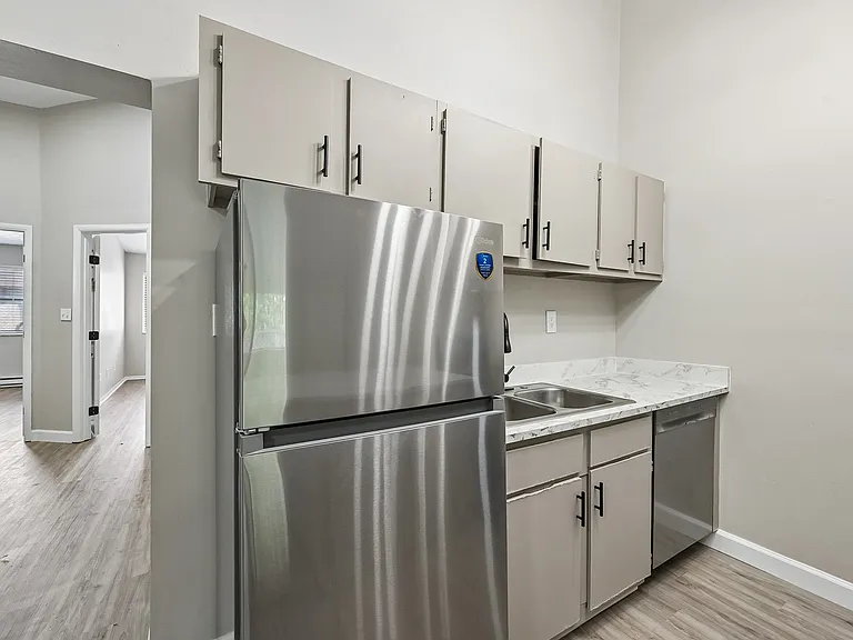 Abbington Village Apartments — Photo 20