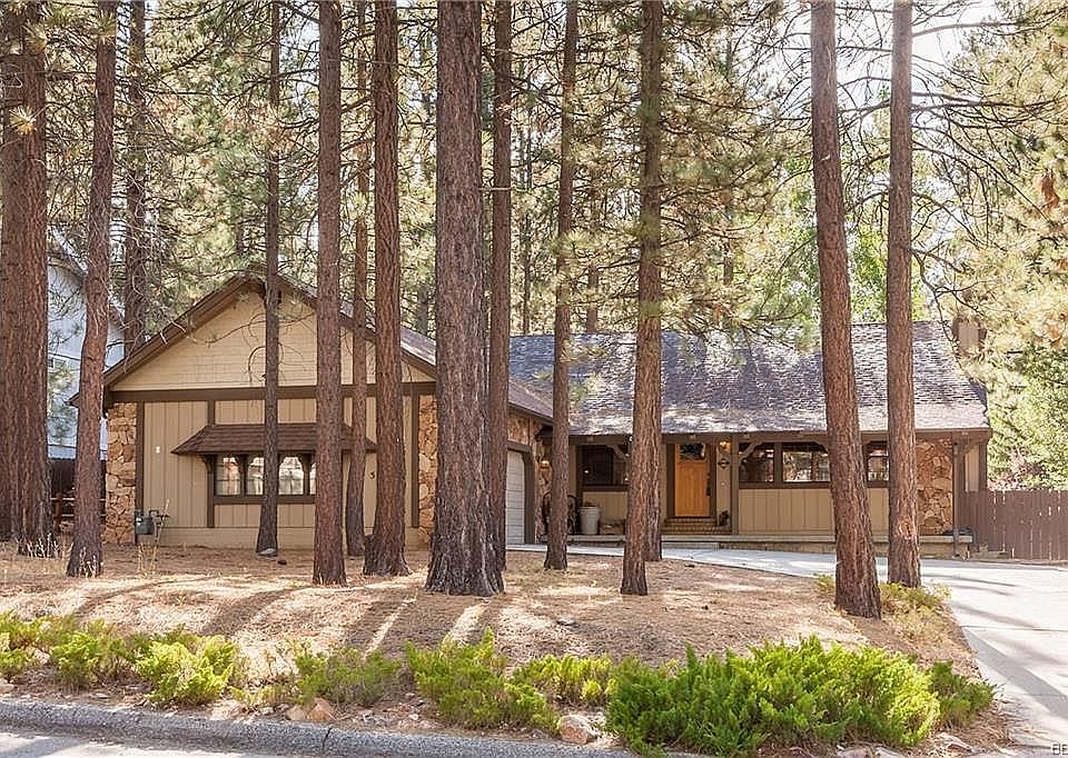 1st image of 584 Killington Way