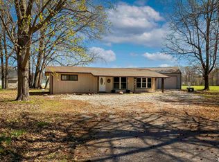 2220 N Weaver Rd, Herrin, IL 62948