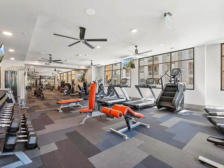 Scottsdale Grand — Photo 35