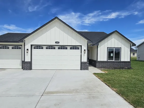 1600 W Appleton St, Valley Center, KS 67147