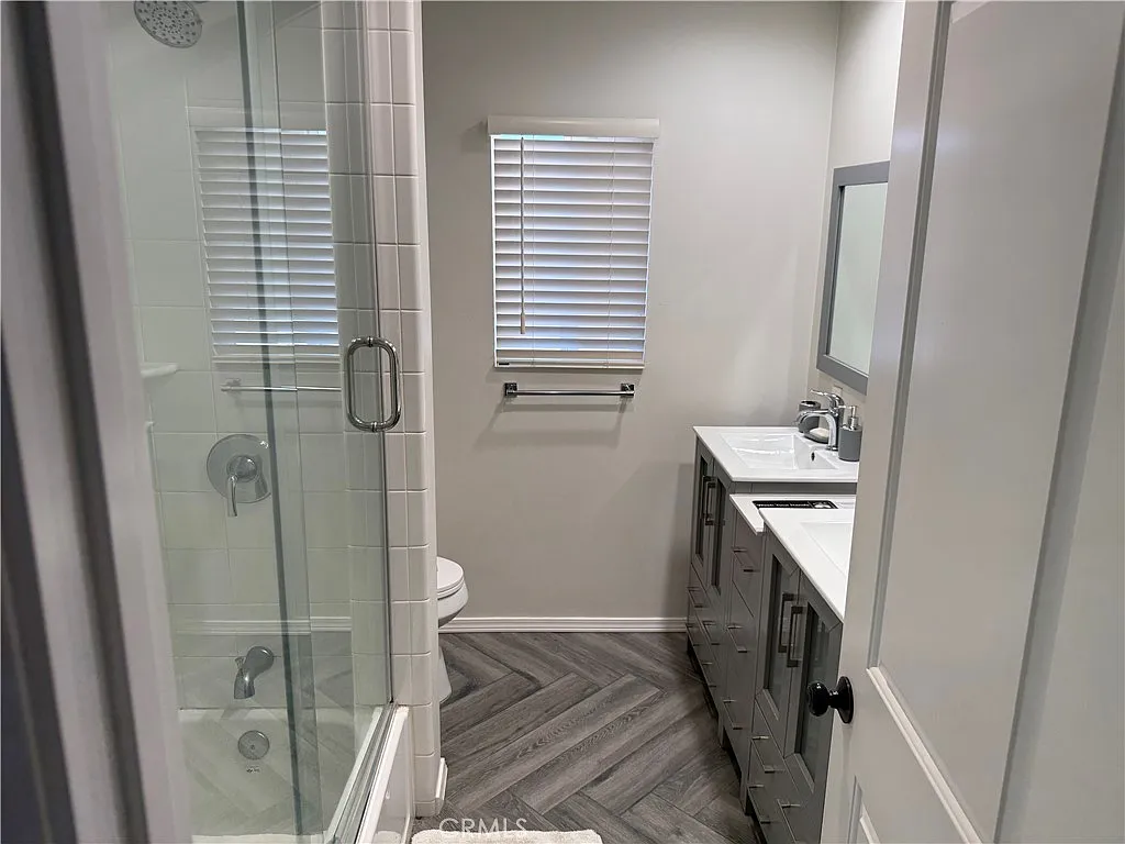 4 bed, 2303 sqft, $5,250 — Photo 3