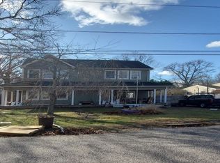 20 Charles Rd, East Patchogue, NY 11772