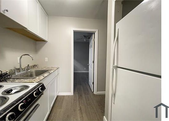 2nd image of 1814 W 7th St #1814