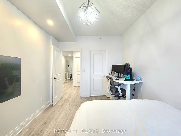 7165 Yonge St #1007 — Photo 10