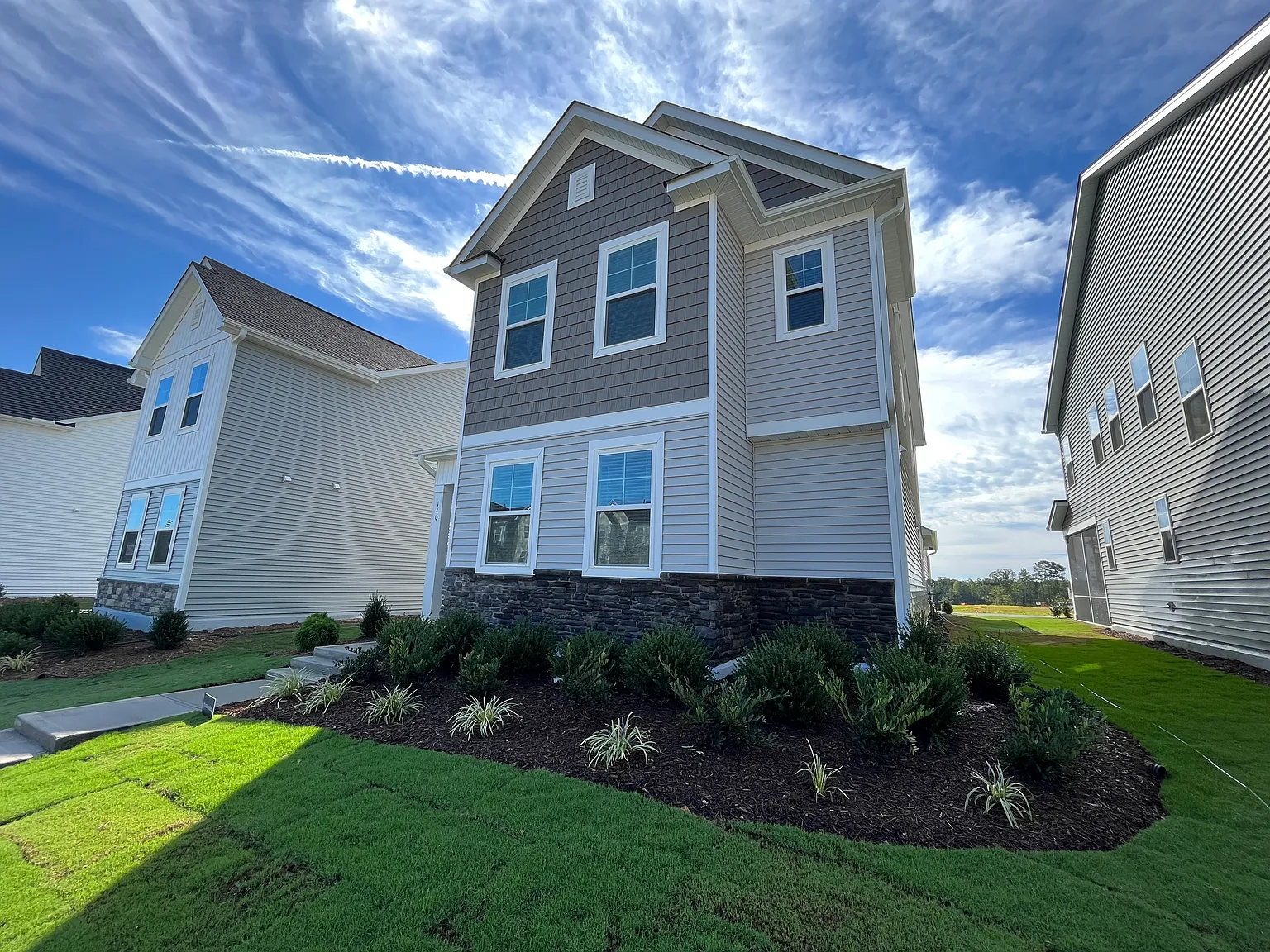 140 Edge Of Auburn Blvd — Photo 2