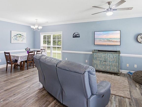 5th image of 298 Primrose Place