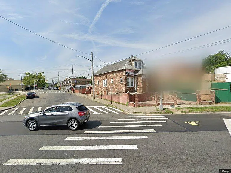 1672 E Gun Hill Rd #1 — Photo 1