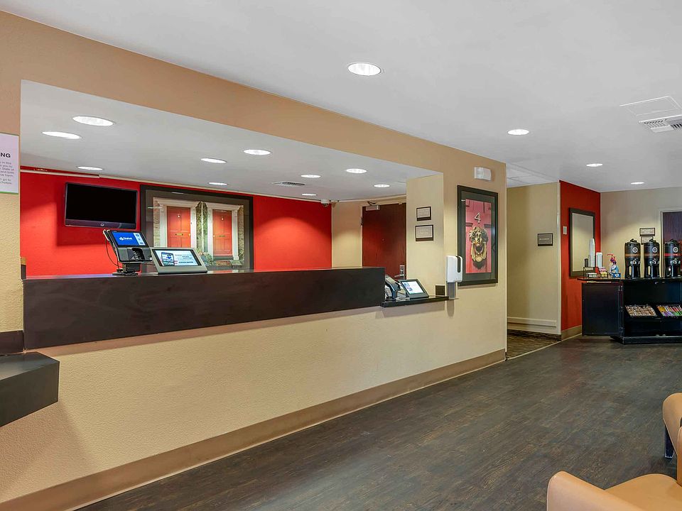 Lobby and Guest Check-in