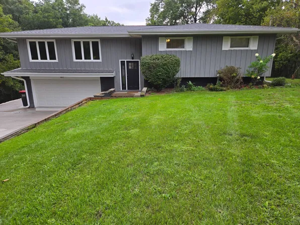 1886 Sunrise Dr, Galesburg, IL 61401