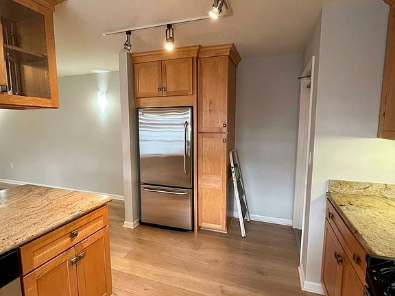 3rd image of 1540 Lombard St Unit A