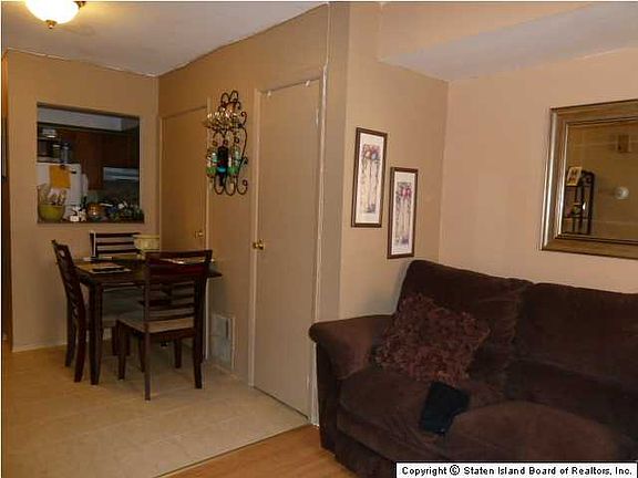 4th image of 30 Francine Ct
