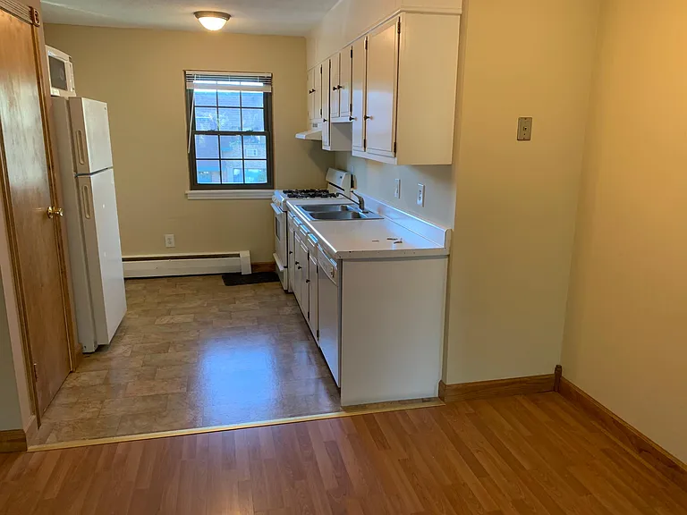 549 Russell Rd #4D — Photo 6