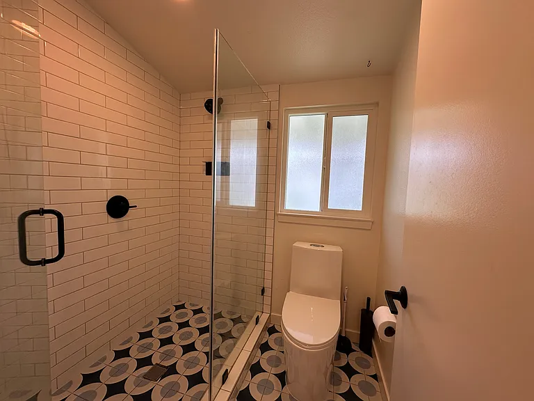 421 Larry Ln — Photo 12