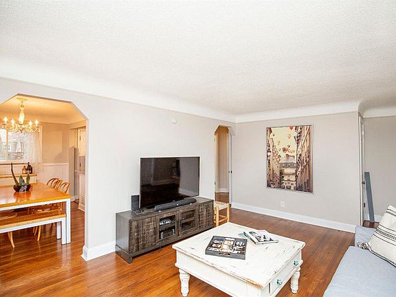 5th image of 3945 N Fordham Pl