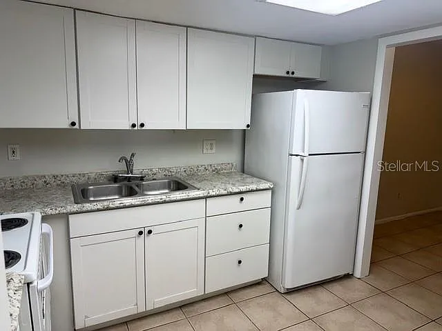 3 bed, 2.0 bath, 1432 sqft, $1,575 — Photo 2