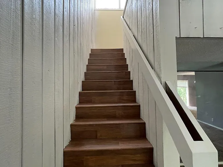 209 Crown Oaks Way — Photo 3