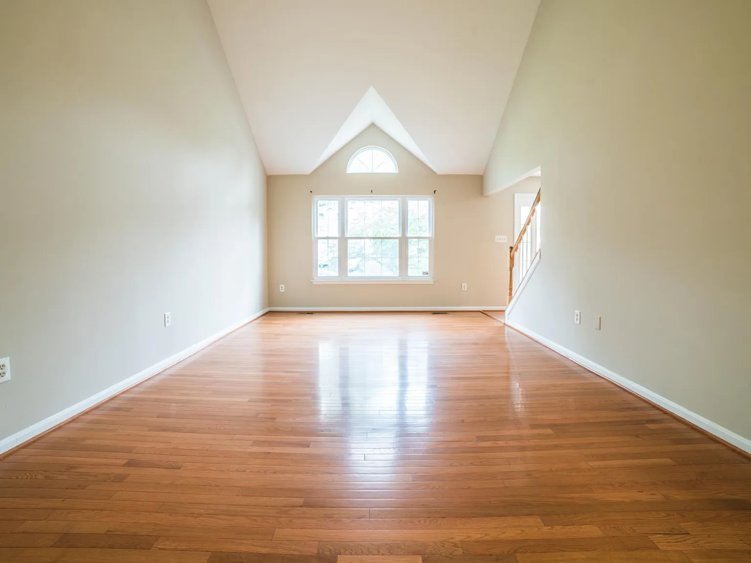 5 bed, 3.5 bath, 2500 sqft, $3,299 — Photo 3