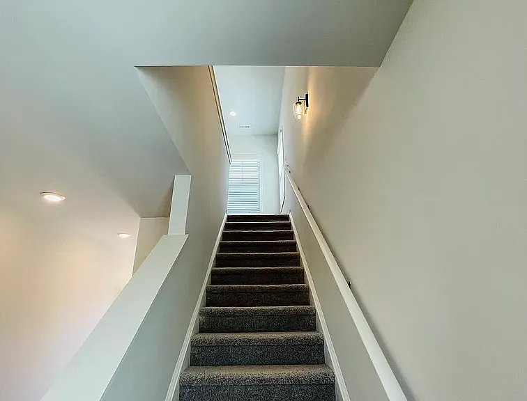 126 Lauren St — Photo 16