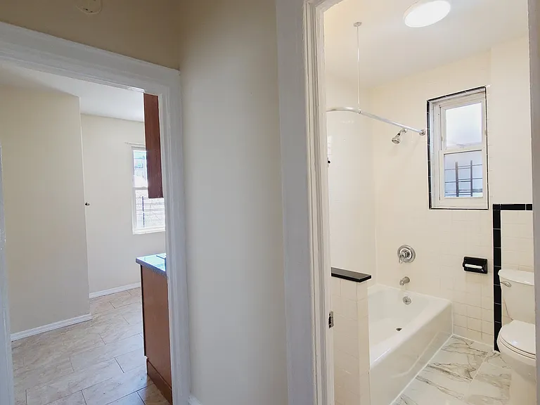 1888 University Ave #2 — Photo 15