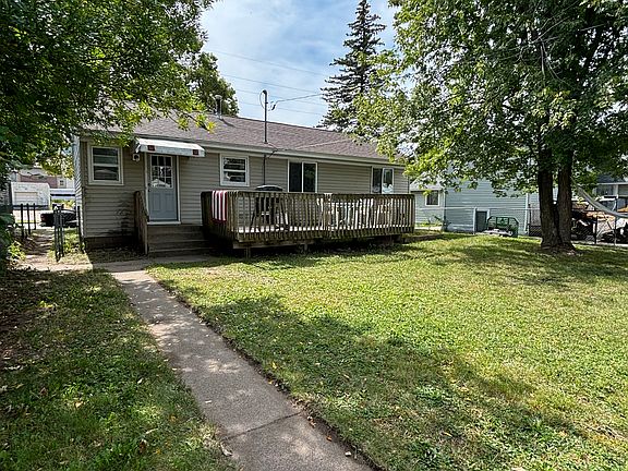 5th image of 258 E Mark St